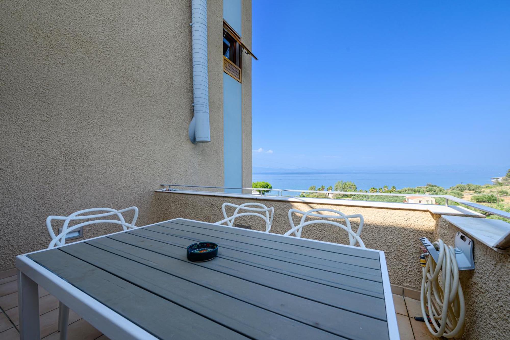 Mani Tower Villa Akrogiali Екстер'єр фото
